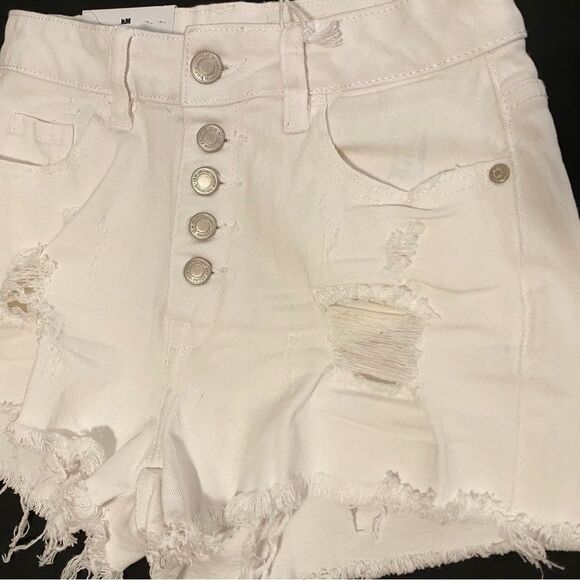 NWT I & M Jeans Kylie high-rise distressed white denim shorts size S stretch - Picture 3 of 6